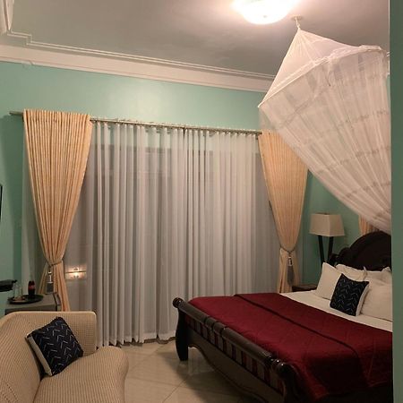 Lakepoint Villa Entebbe Buitenkant foto